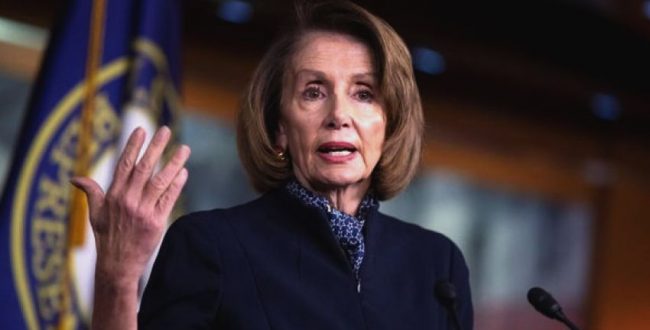 نانسی پلوسی:ترامپ خطری آشکار علیه کشور است و باید برود